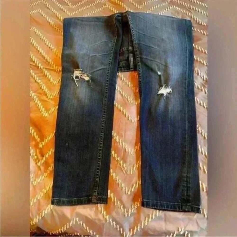 Vigoss Jeans - The Thompson Tomboy, Medium Wash Distressed Jeans Women's 31x27 - Picture 2 of 10